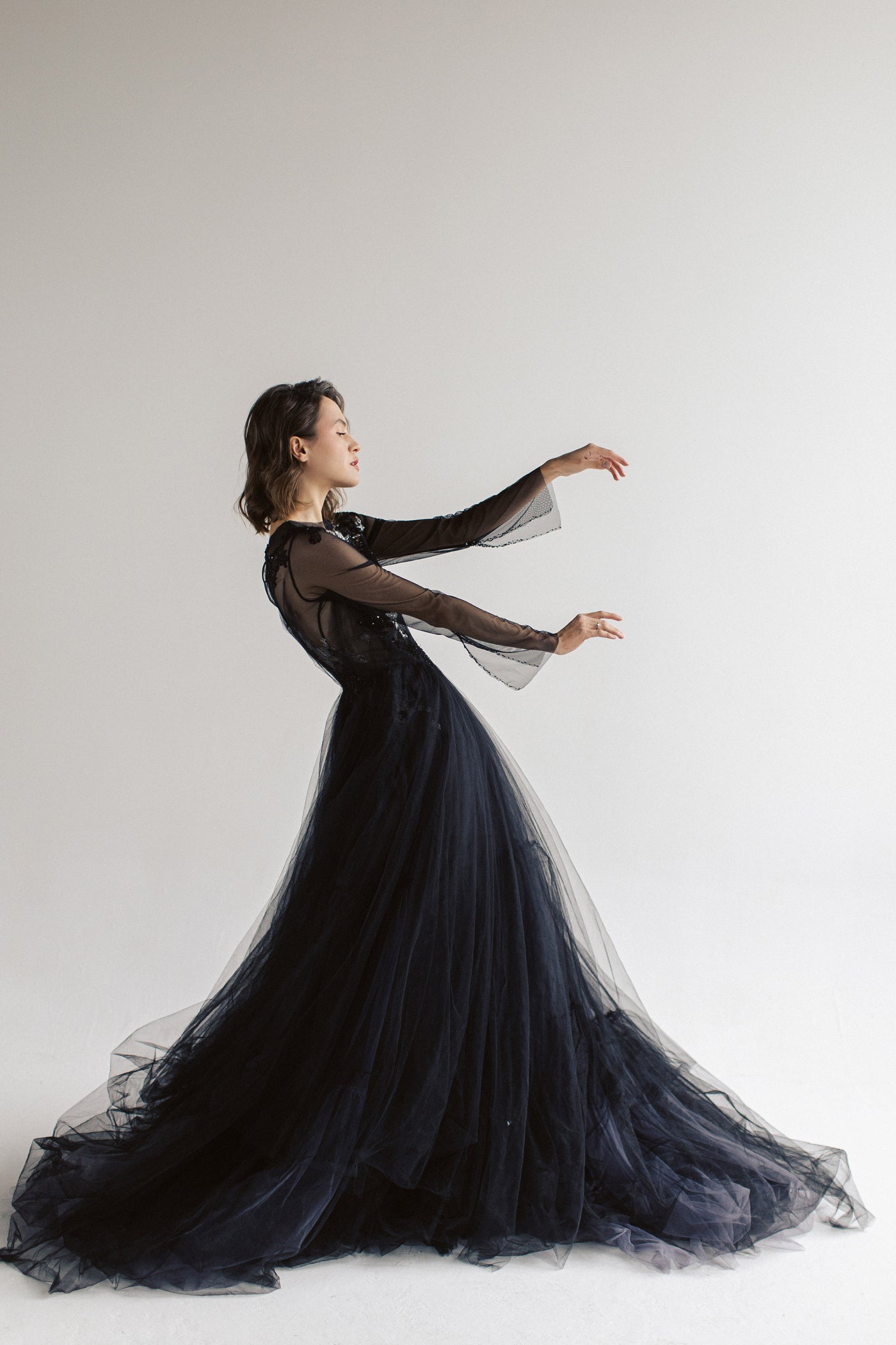 Black wedding dress Mýwony Maeve — 2026 dark-palette bridal trend